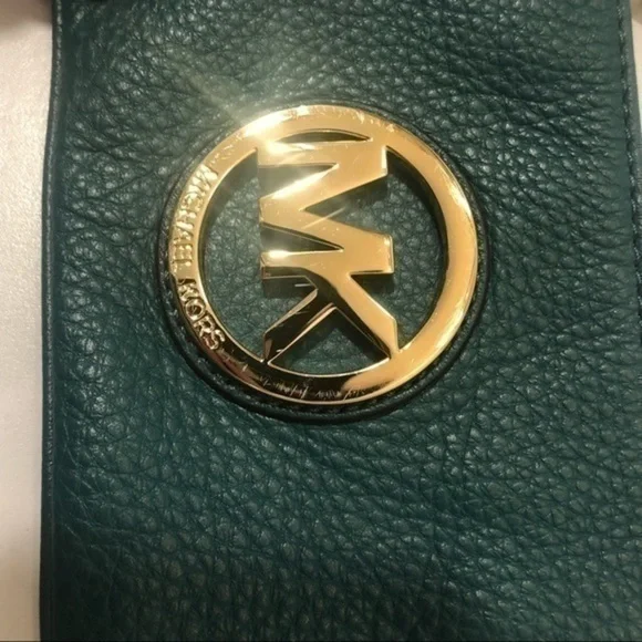Michael kors green leather wristlet mini bag - Picture 5 of 10